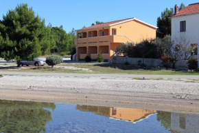 Отель Apartments by the sea Vrsi - Mulo, Zadar - 5844  Врши